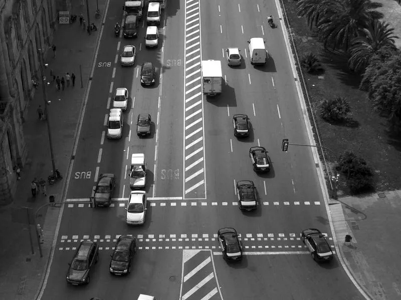 Dyna jarrusatula edessä vasen